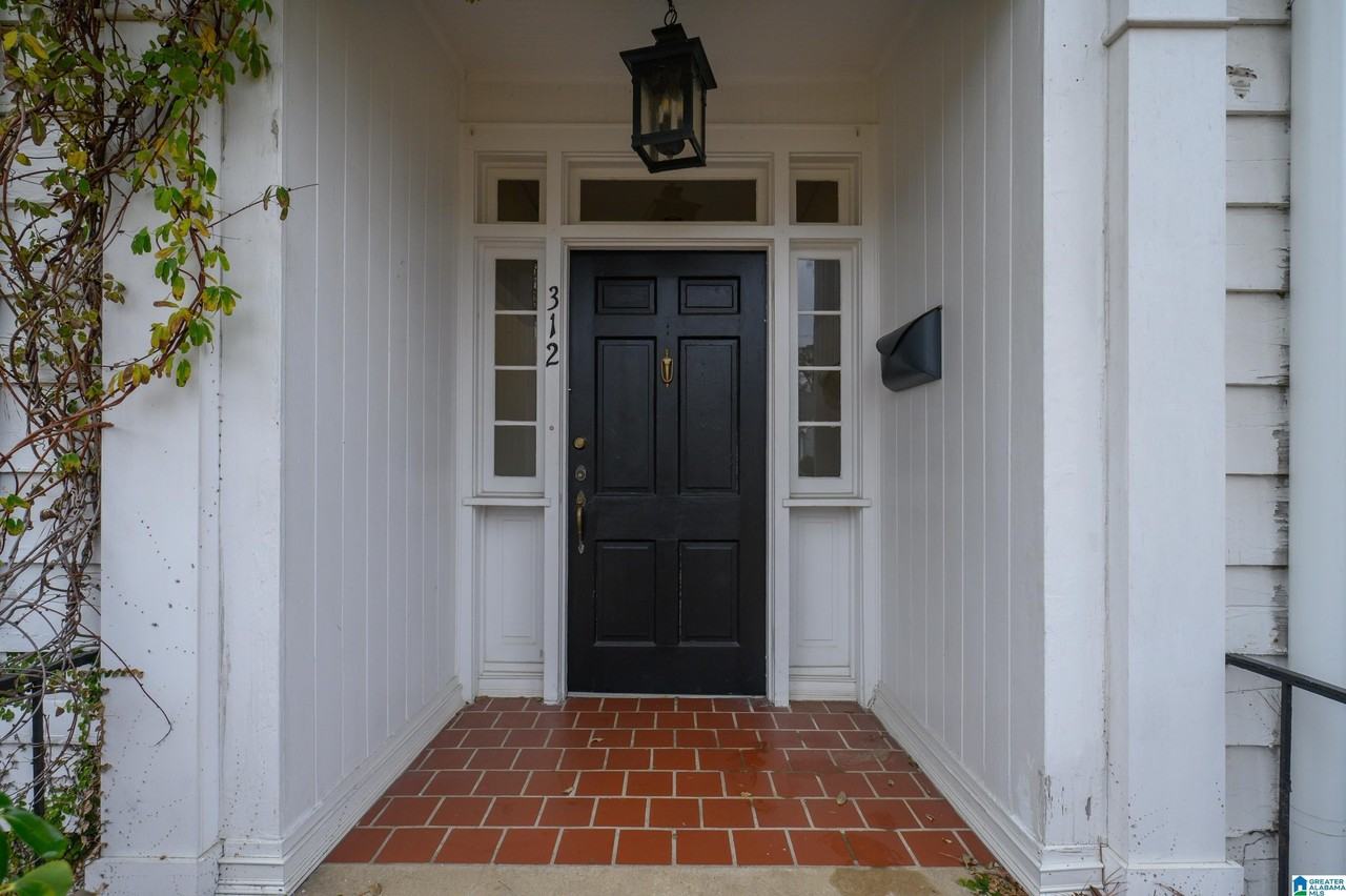 312 E Linwood Dr - Photo 4 of 50