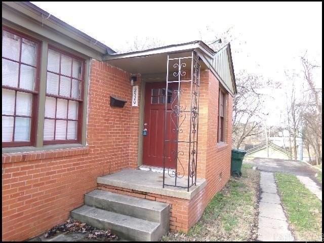 2320 Louisiana St - Photo 3 of 13