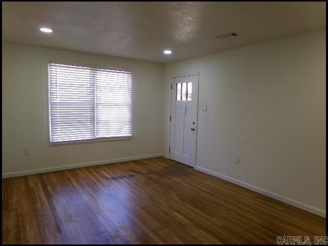 2324 Louisiana St - Photo 4 of 17