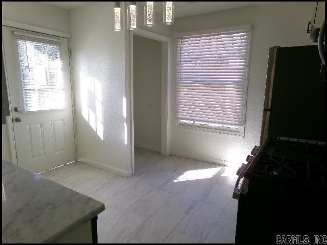 2324 Louisiana St - Photo 5 of 17