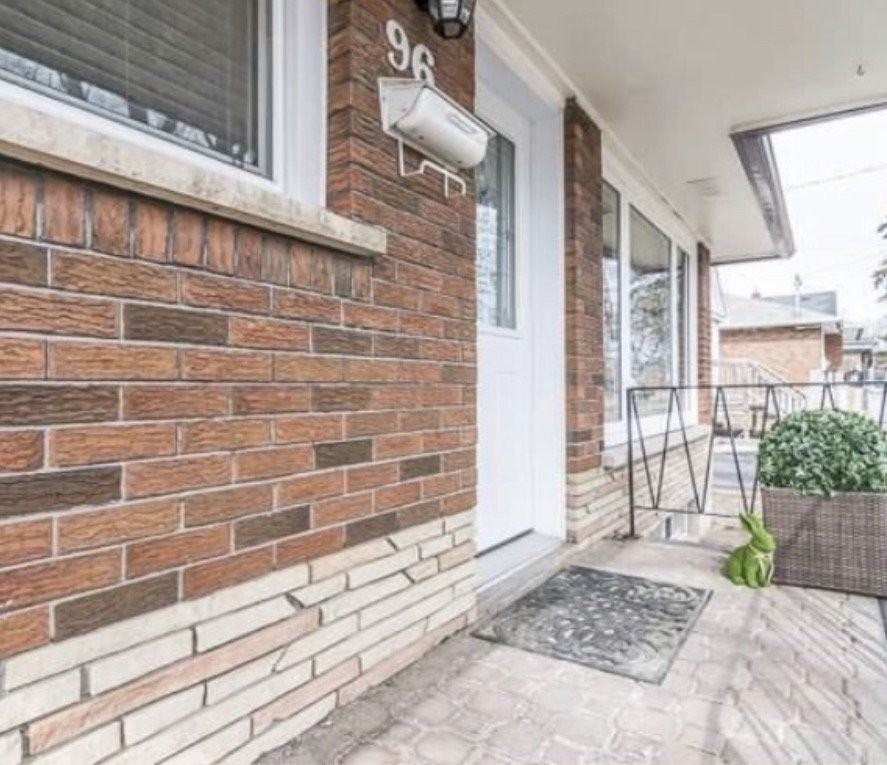 96 Gibbons St - Photo 3 of 10