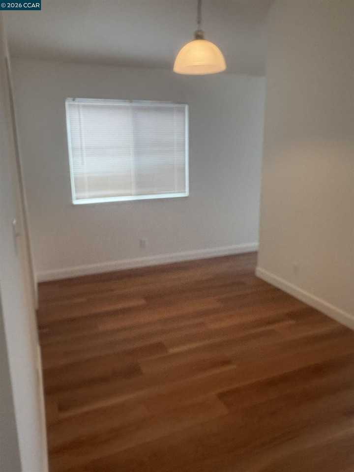 1394 Sussex Way - Photo 4 of 15