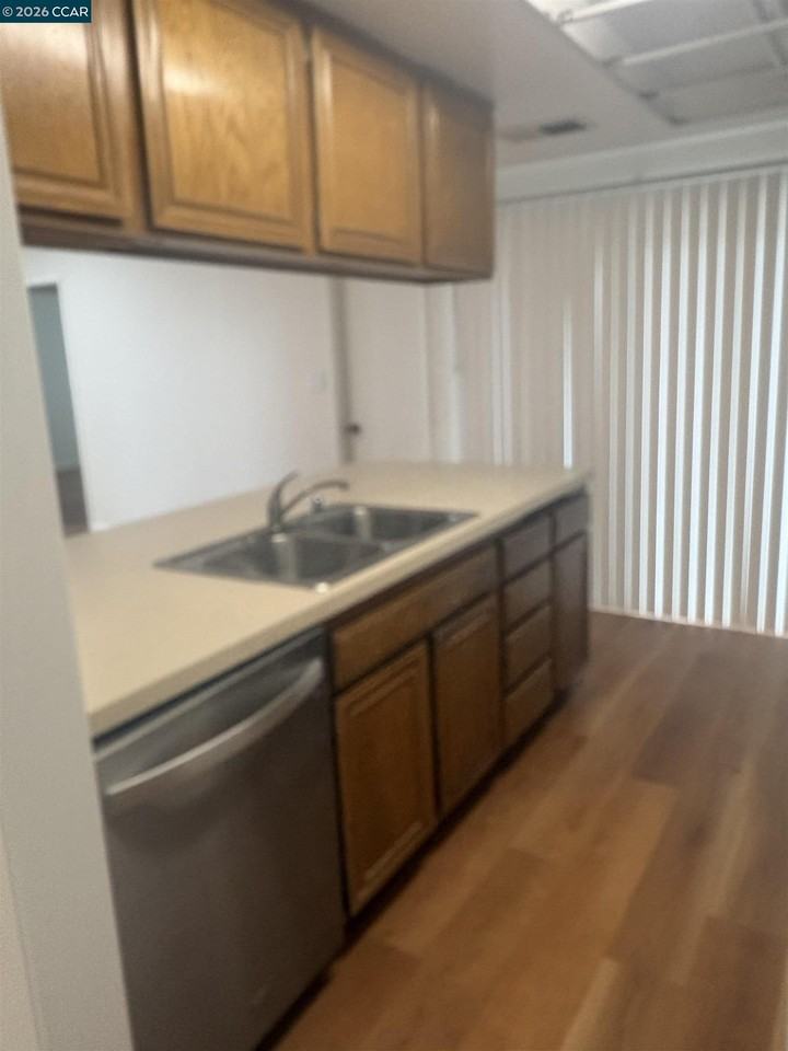 1394 Sussex Way - Photo 6 of 15