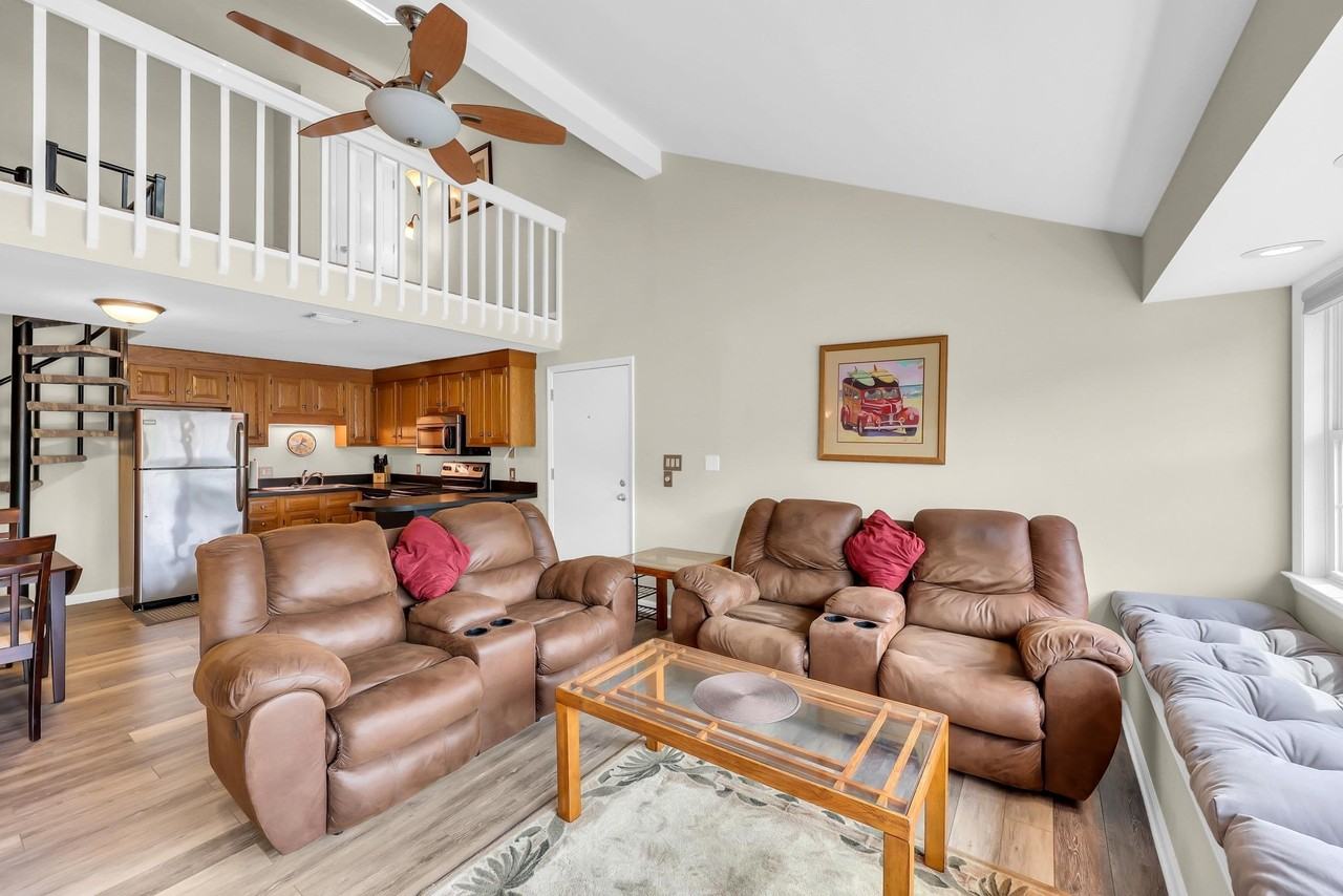 1203 Erin Way - Photo 5 of 20