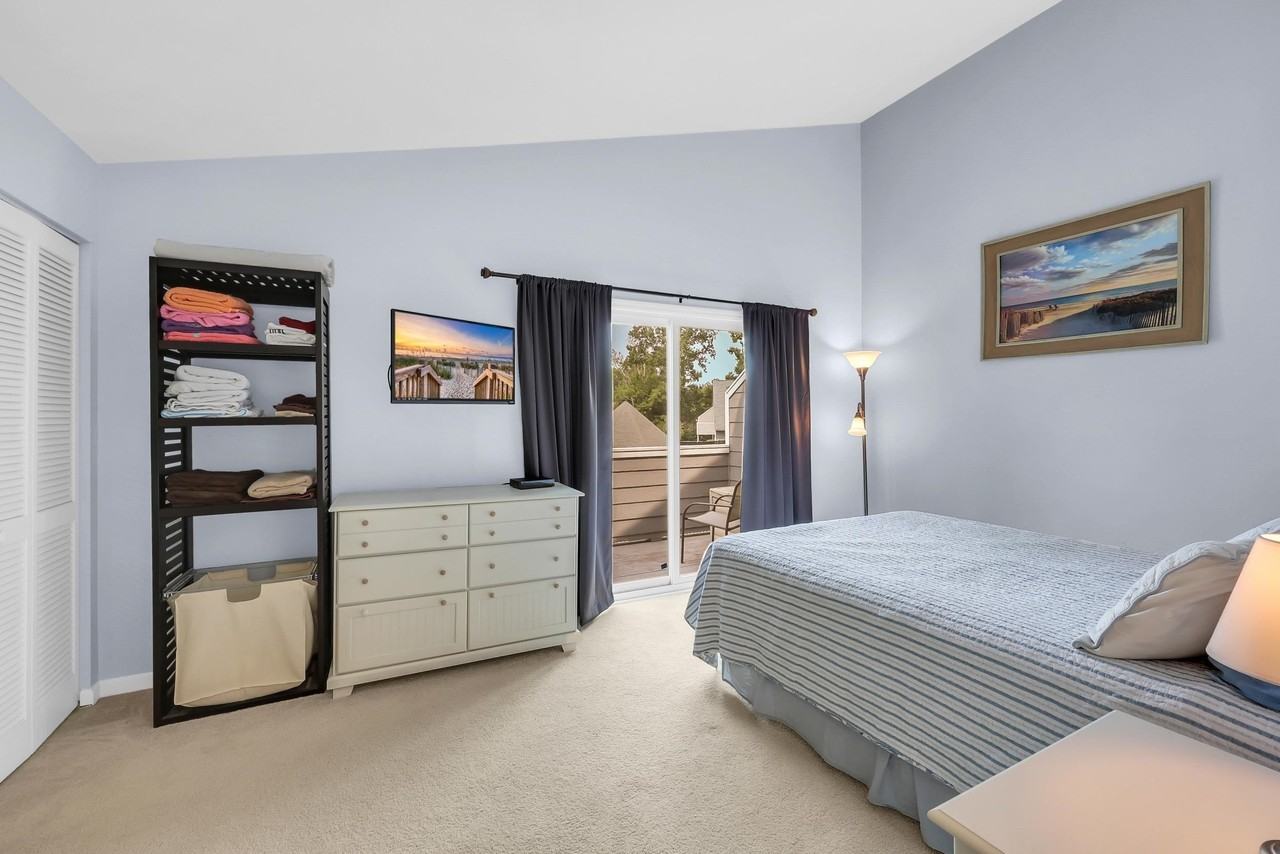 1203 Erin Way - Photo 7 of 20