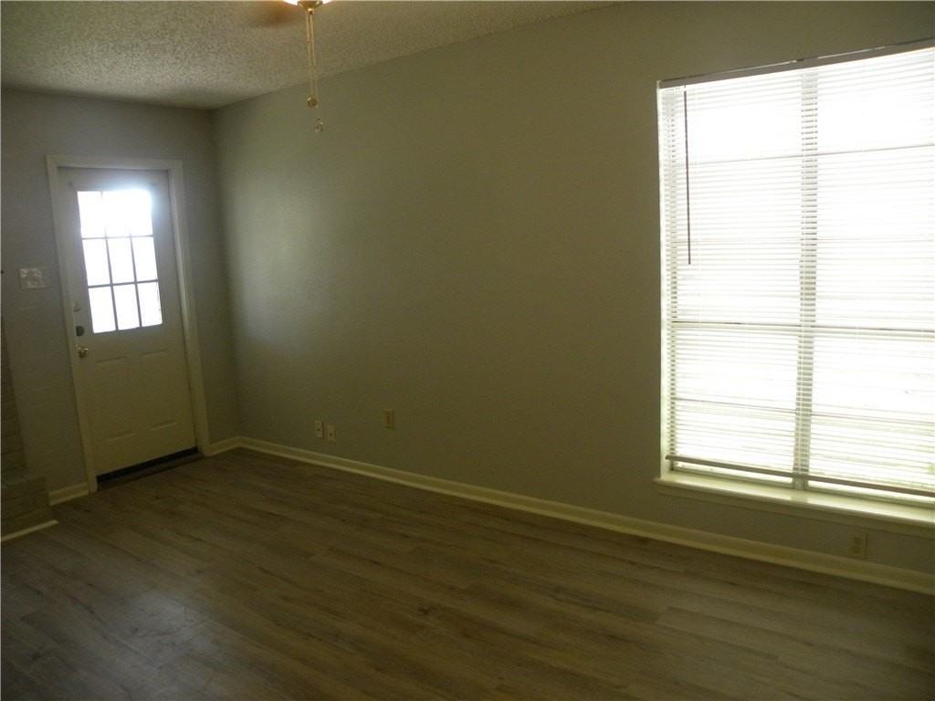 4221 Walnut Hills Dr - Photo 7 of 15