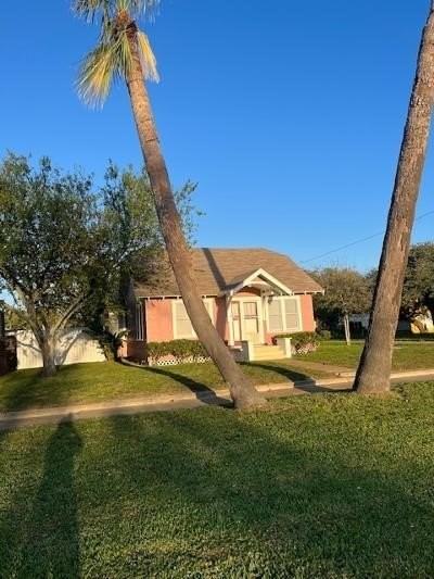 802 S Houston St - Photo 2 of 17