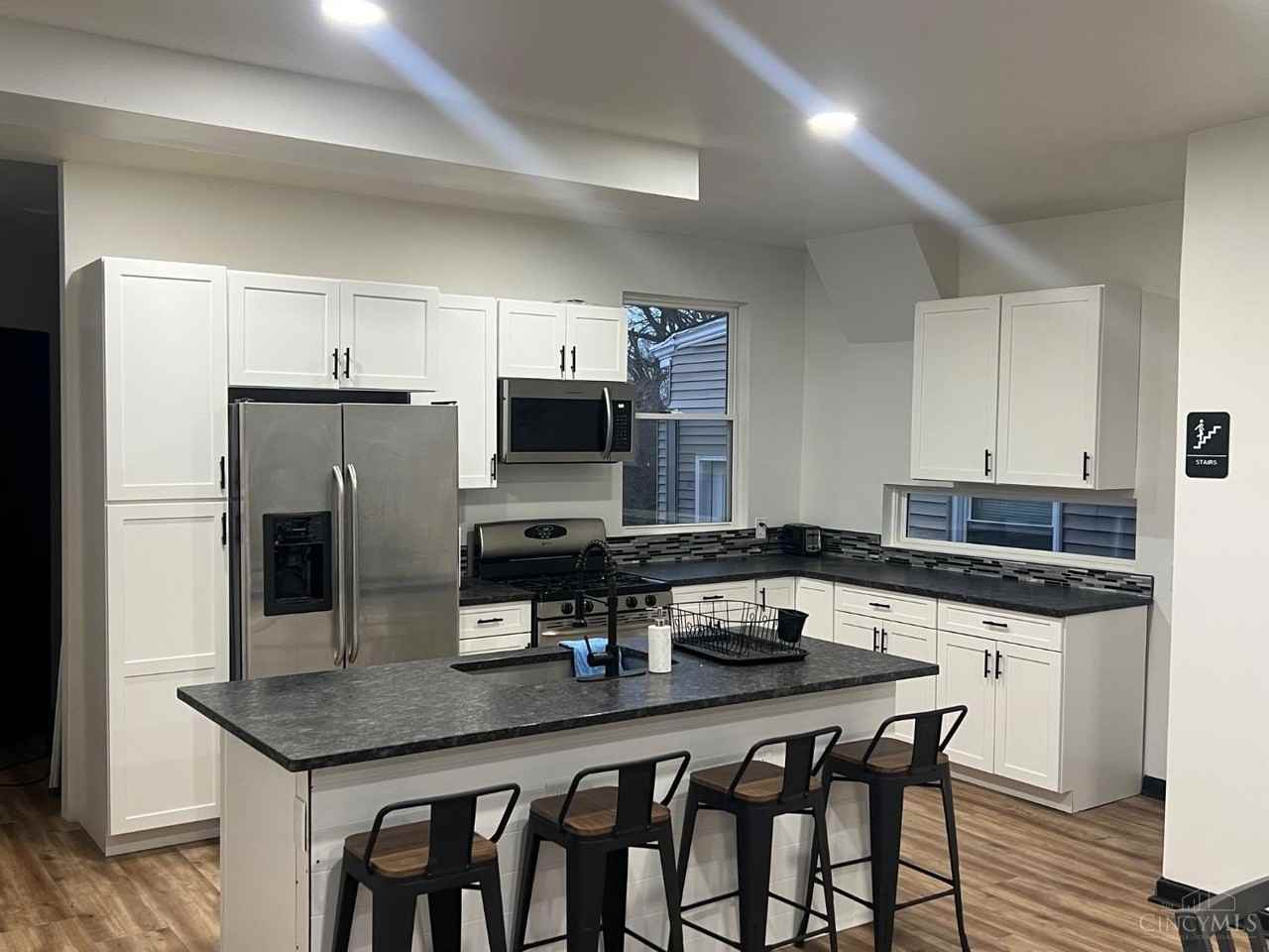 3113 Harvard Ave - Photo 3 of 4