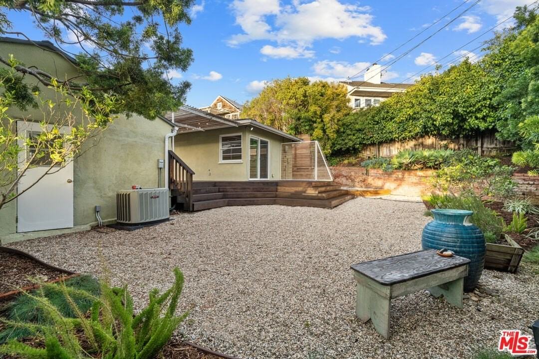 1616 Ashland Ave - Photo 4 of 29