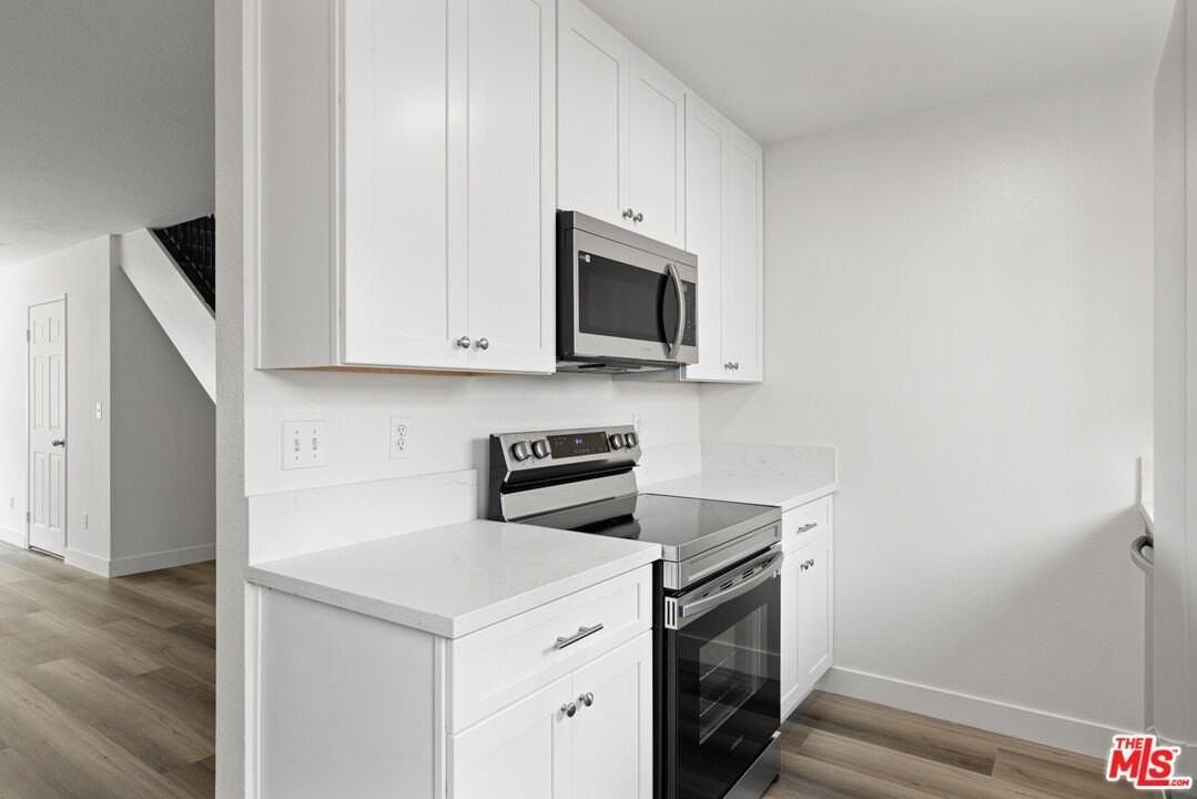 6616 Sylmar Ave Apt 2 #2 - Photo 6 of 17