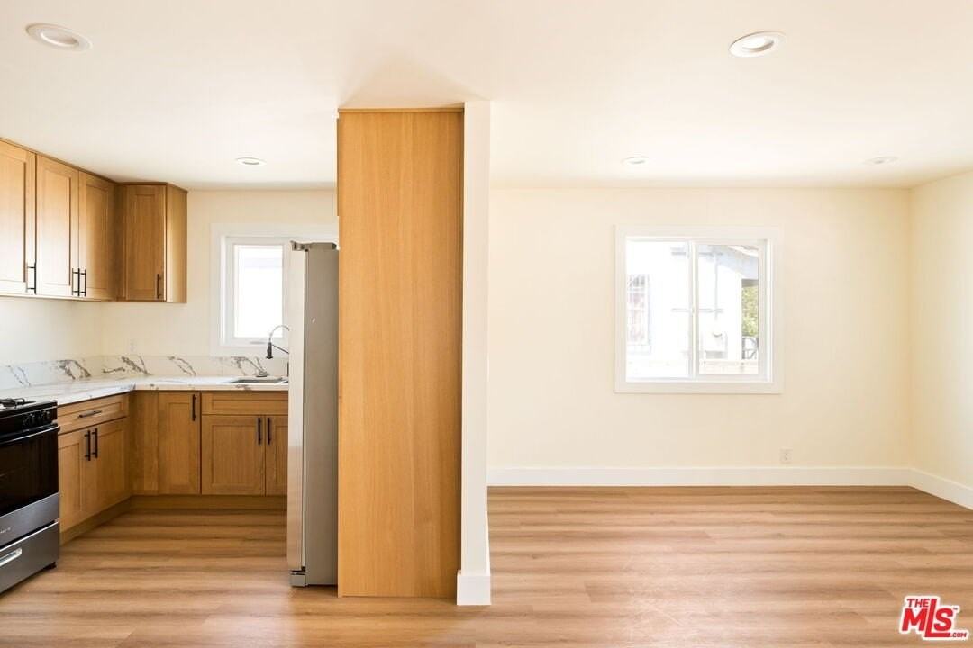 340 S Avenue 56 - Photo 6 of 26