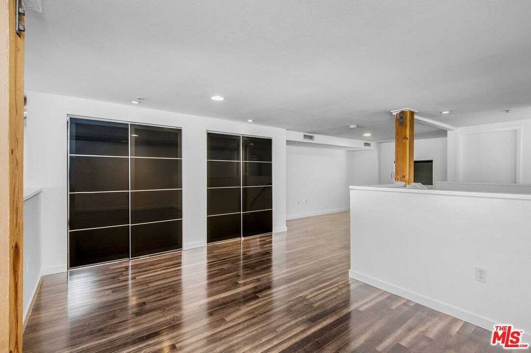 4215 Glencoe Ave Unit 130 #130 - Photo 7 of 17