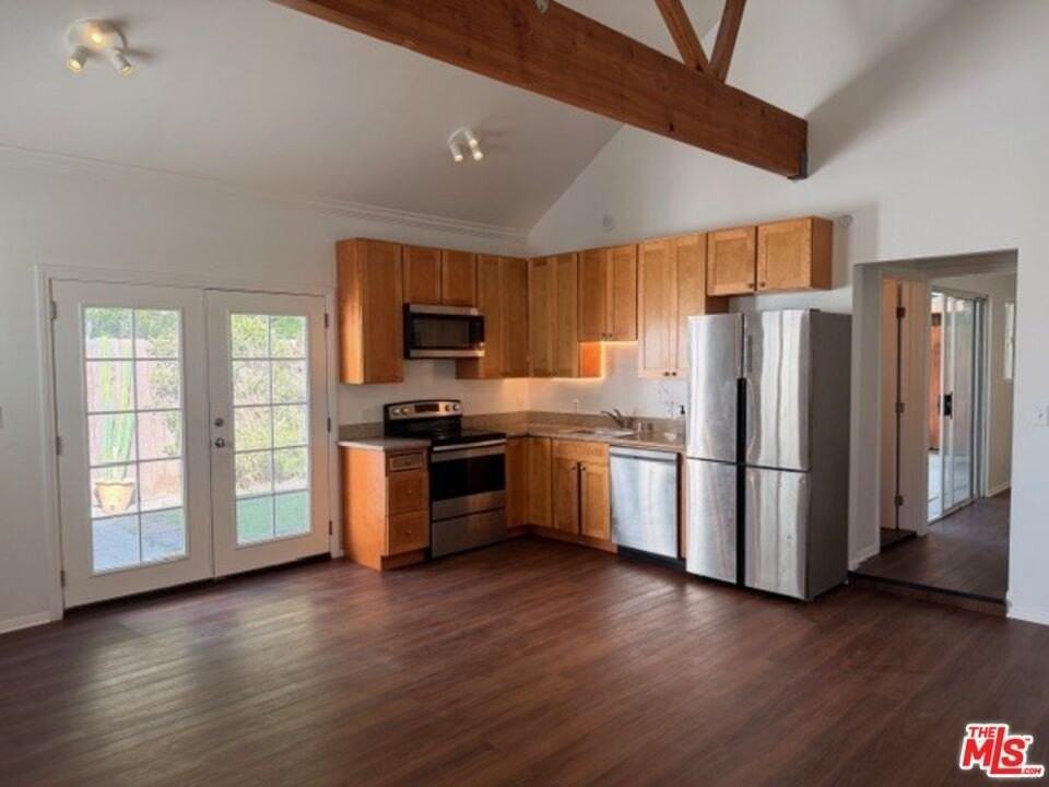 540 Huntley Dr - Photo 7 of 34