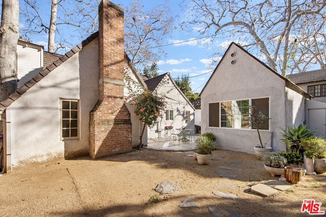 2615 Canyon Dr - Photo 5 of 50