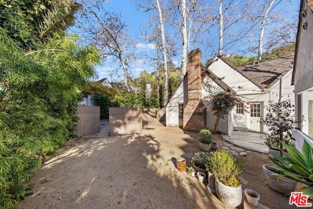 2615 Canyon Dr - Photo 6 of 50