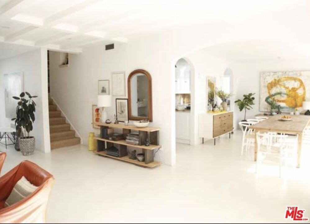 3817 Surfwood Rd - Photo 7 of 26