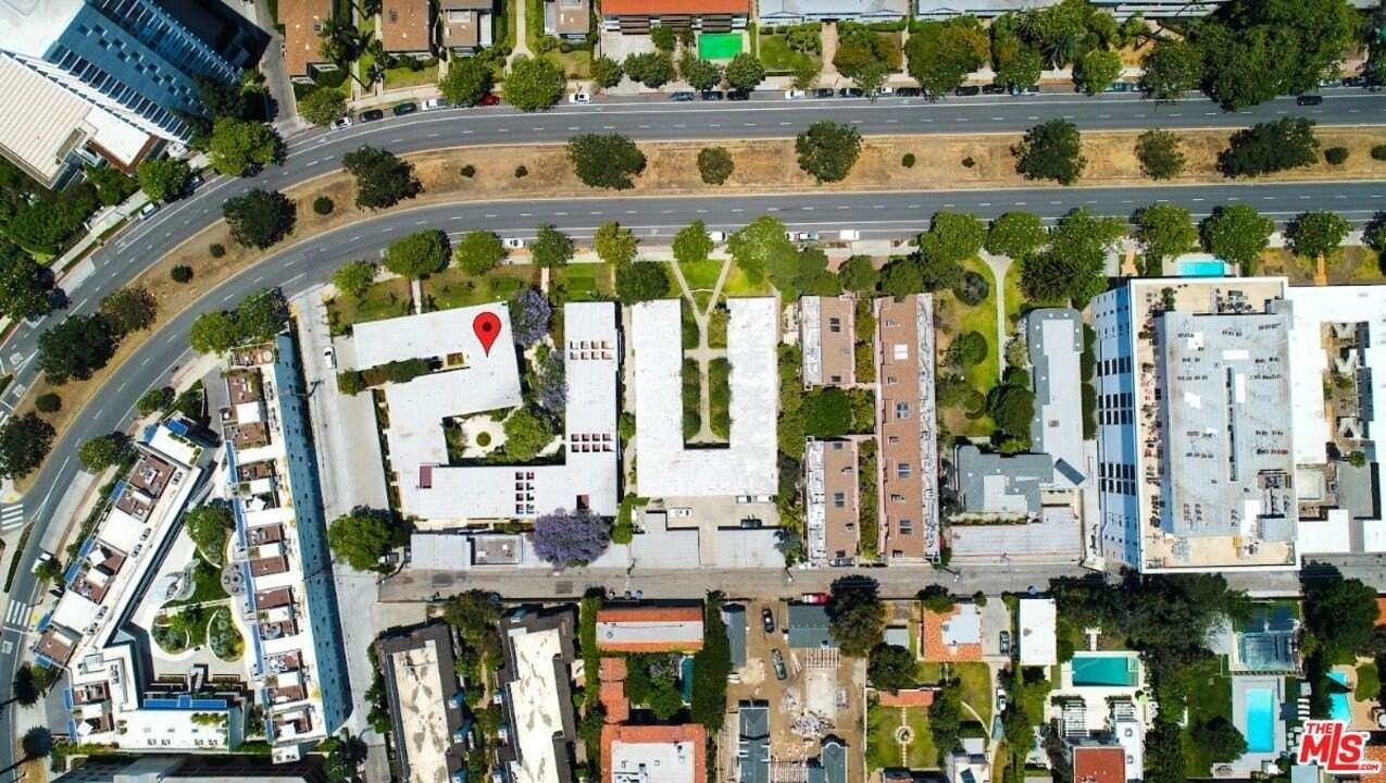 138 San Vicente Blvd Unit 138 #138A - Photo 3 of 13