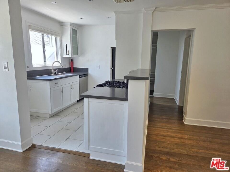 138 San Vicente Blvd Unit 138 #138A - Photo 4 of 13