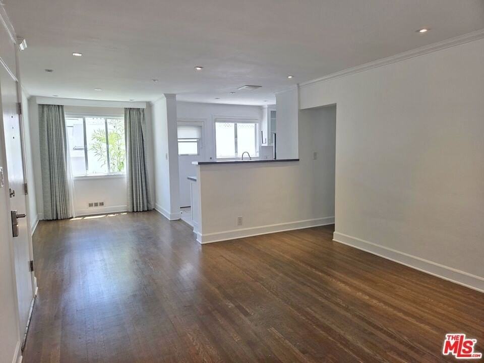 138 San Vicente Blvd Unit 138 #138A - Photo 6 of 13