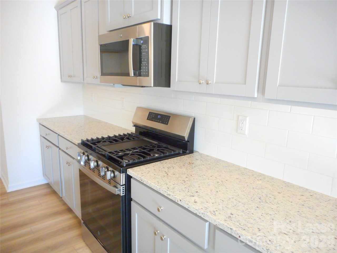 2723 Yeager Dr - Photo 4 of 22