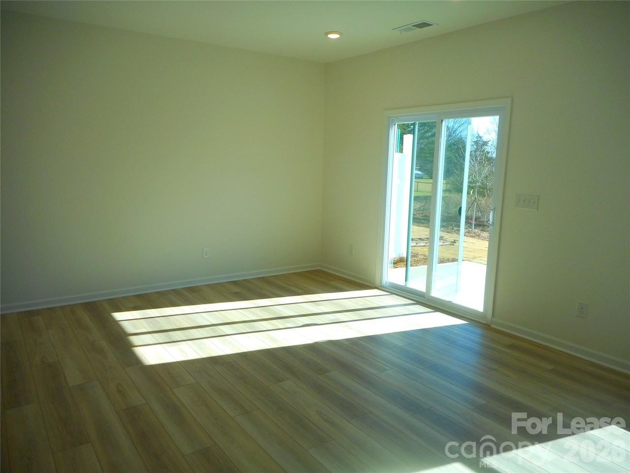 2723 Yeager Dr - Photo 6 of 22