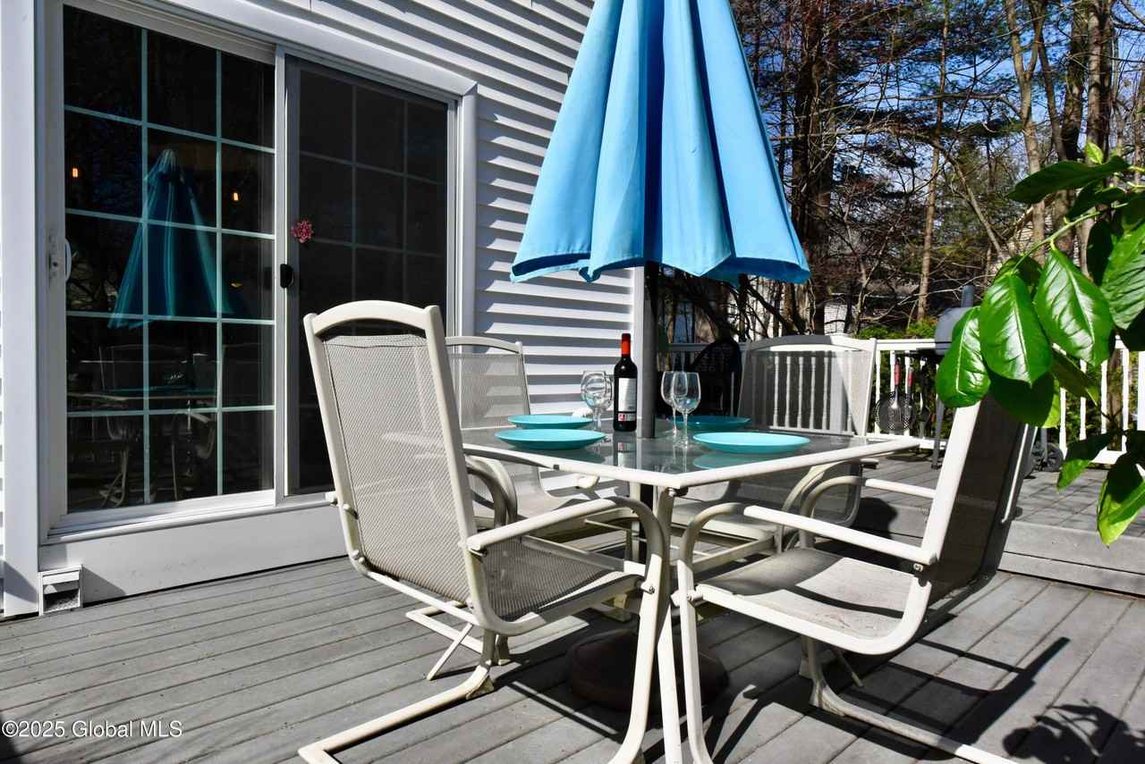 27 Horseshoe Dr - Photo 6 of 25