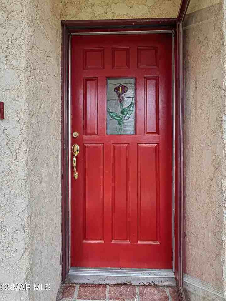 2485 E Hillcrest Dr - Photo 3 of 46