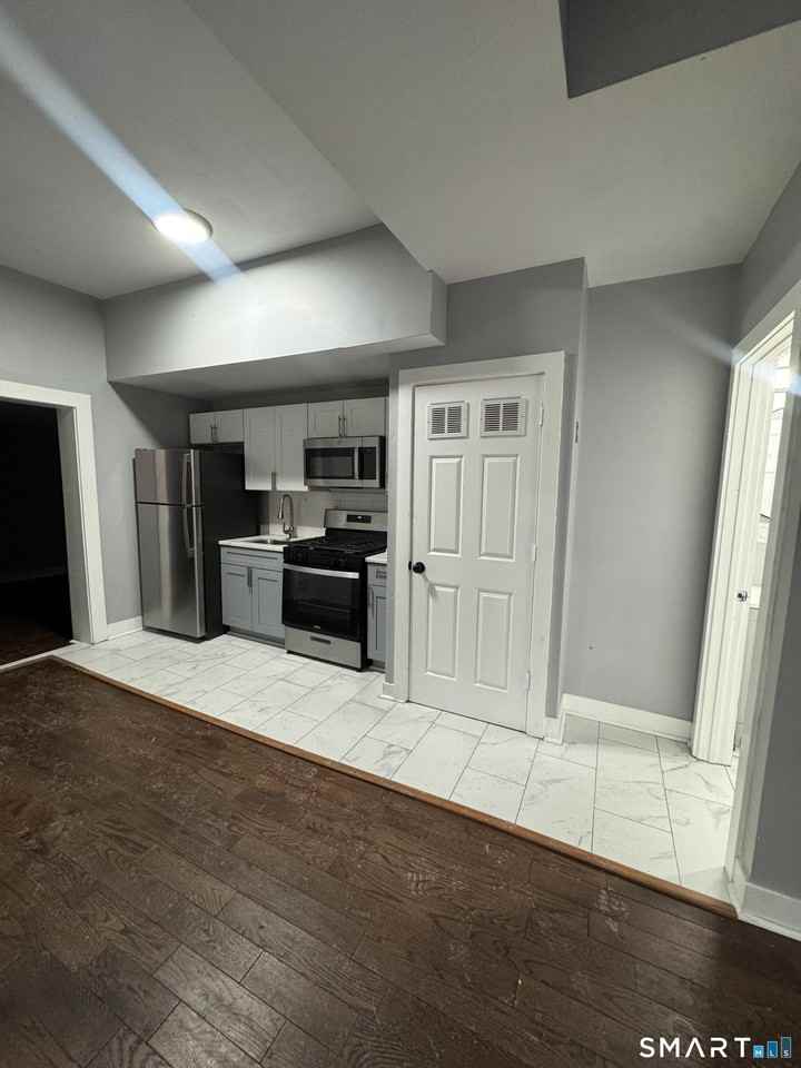 148 Rosette St Unit 1b #1B - Photo 2 of 8