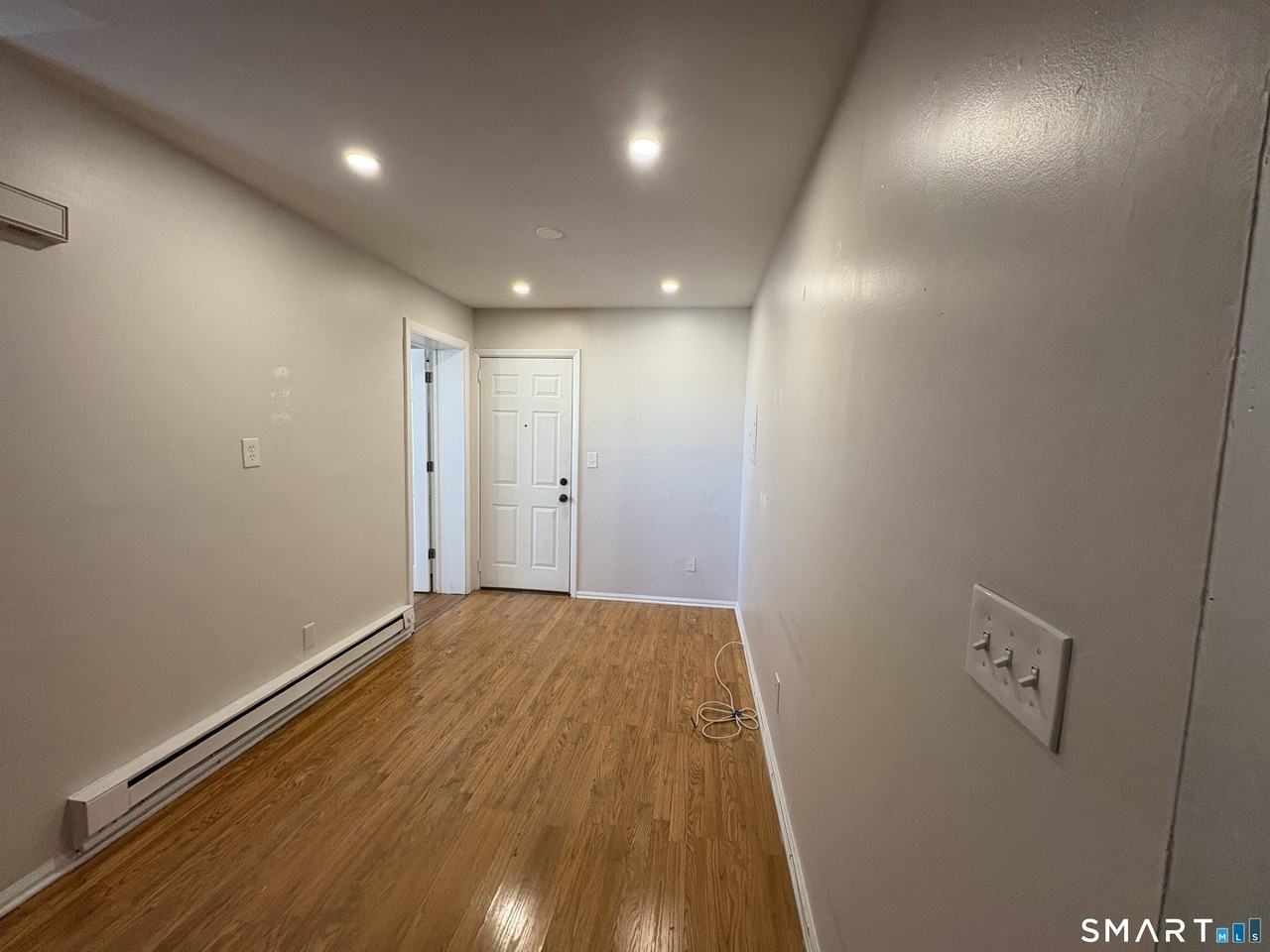 568 Newfield Ave Apt 2a #2A - Photo 5 of 18