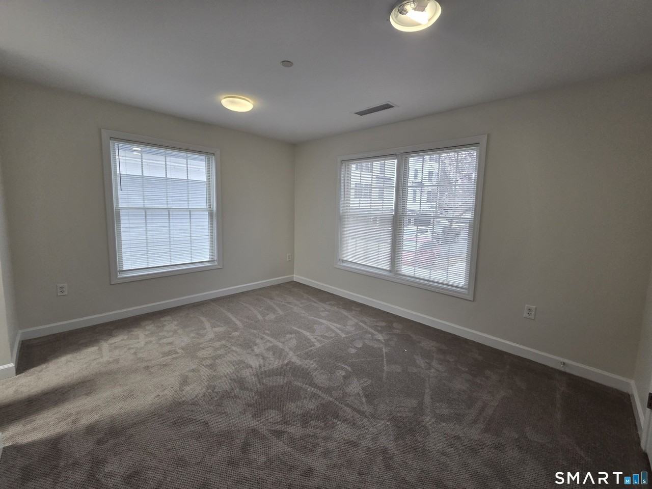 31 Fairgate Dr - Photo 7 of 17