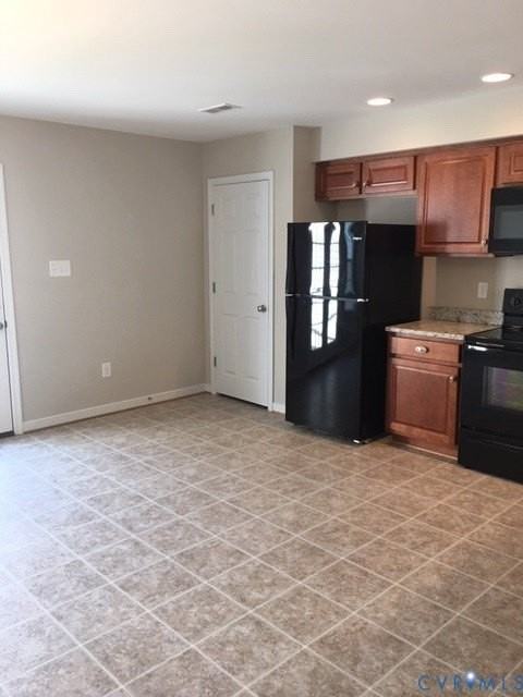 2076 Forest Cir - Photo 4 of 23