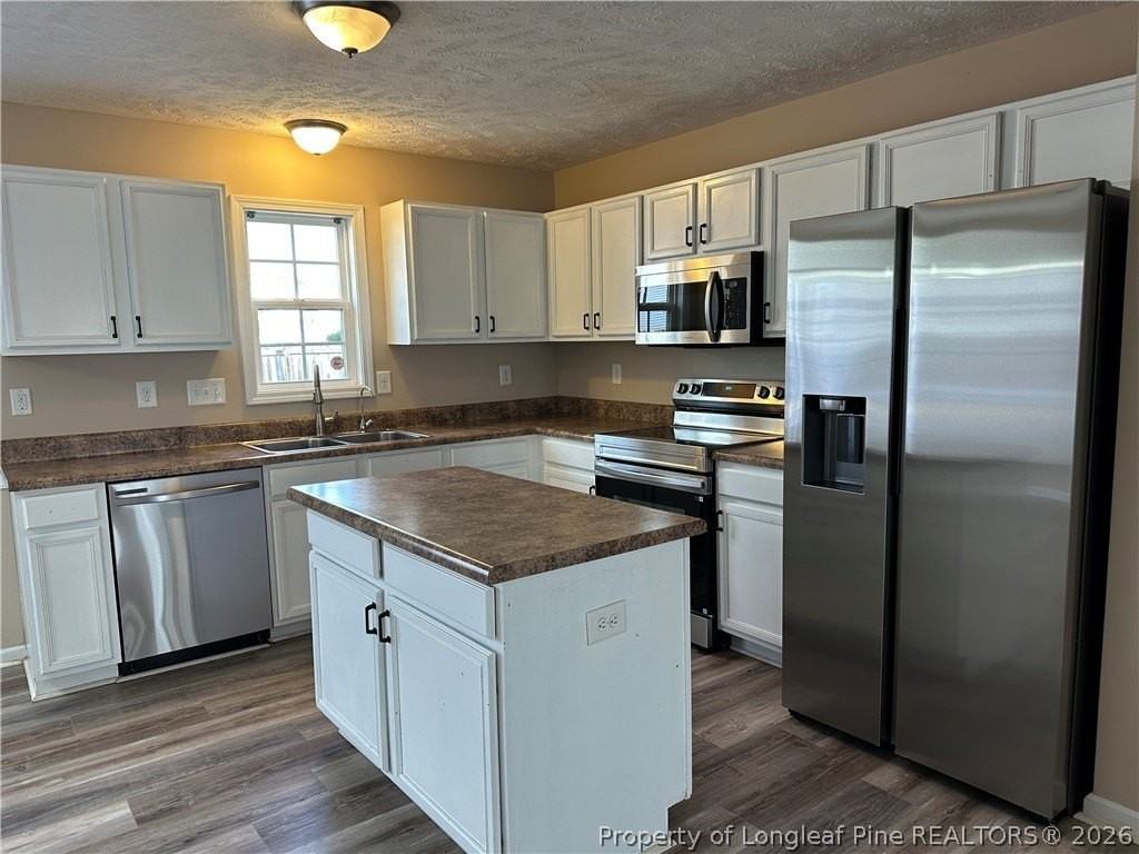 2120 Saint Nicholas Dr - Photo 5 of 32