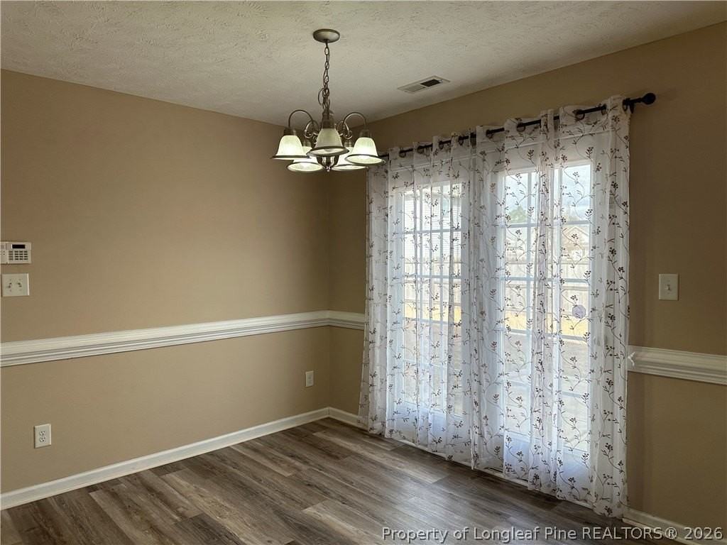 2120 Saint Nicholas Dr - Photo 7 of 32