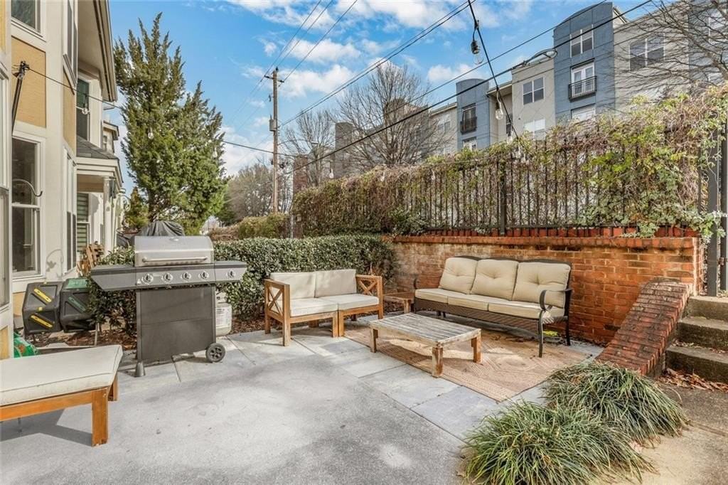 375 Highland Ave Ne Unit 505 #505 - Photo 3 of 38