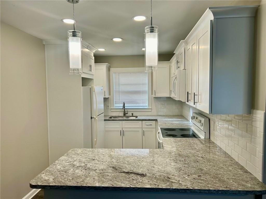 2961 Stone Mountain St - Photo 2 of 13