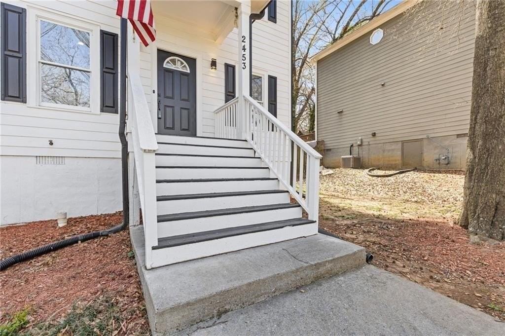 2453 Paul Ave Nw - Photo 4 of 26