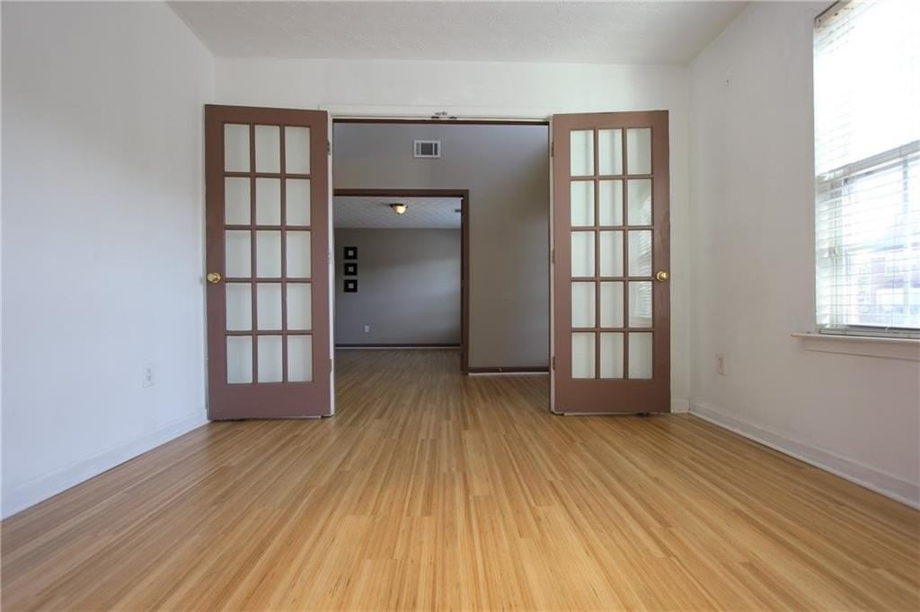 838 Roxholly Ln - Photo 4 of 50