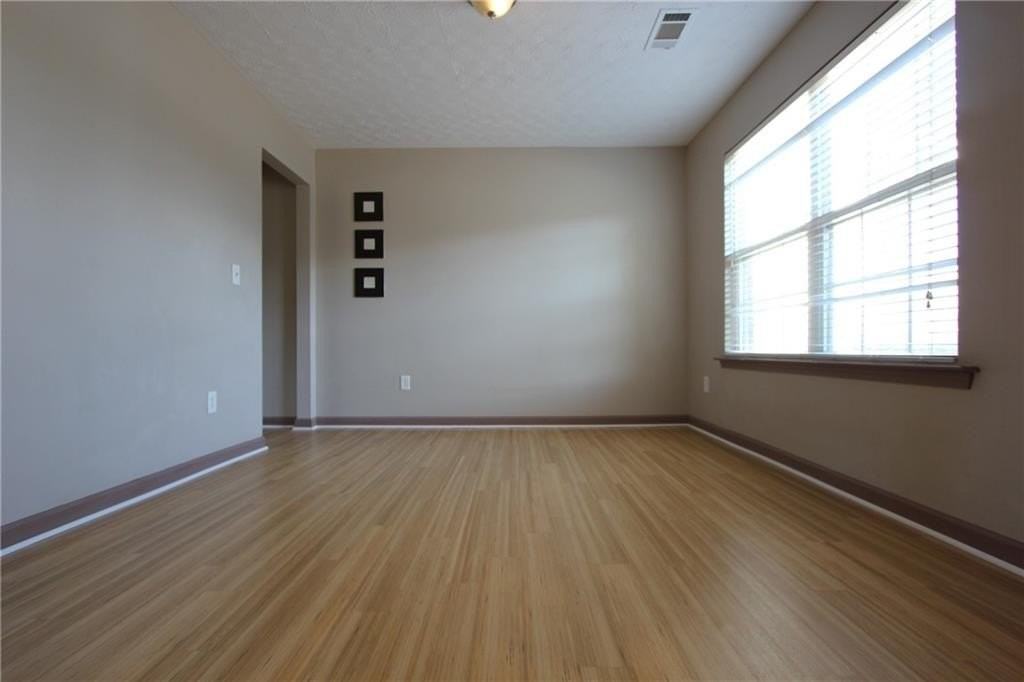 838 Roxholly Ln - Photo 7 of 50