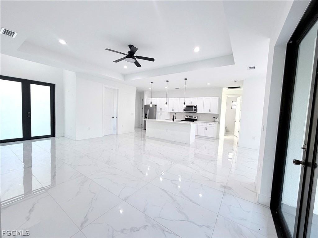 312 Rosanna Ave - Photo 3 of 34