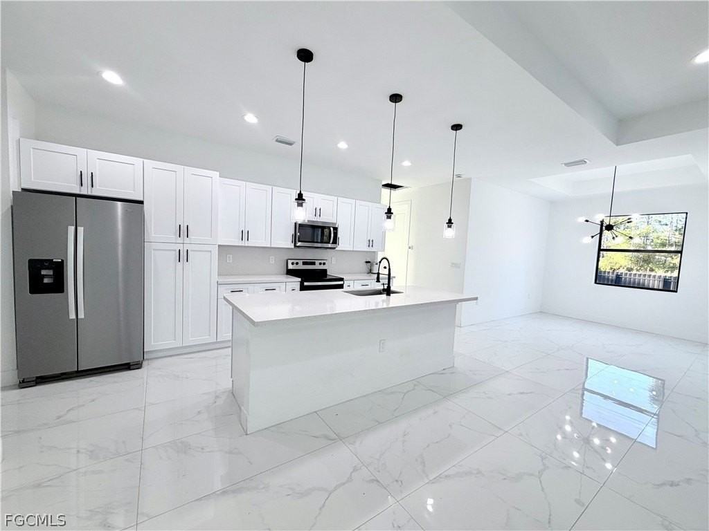 312 Rosanna Ave - Photo 4 of 34