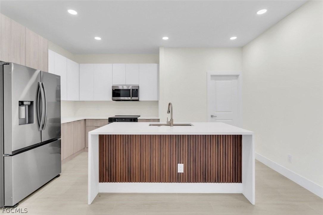 1827 Embers Pkwy W - Photo 3 of 20