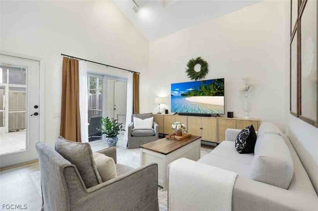 13171 Whitehaven Ln Apt 223 #223 - Photo 3 of 26