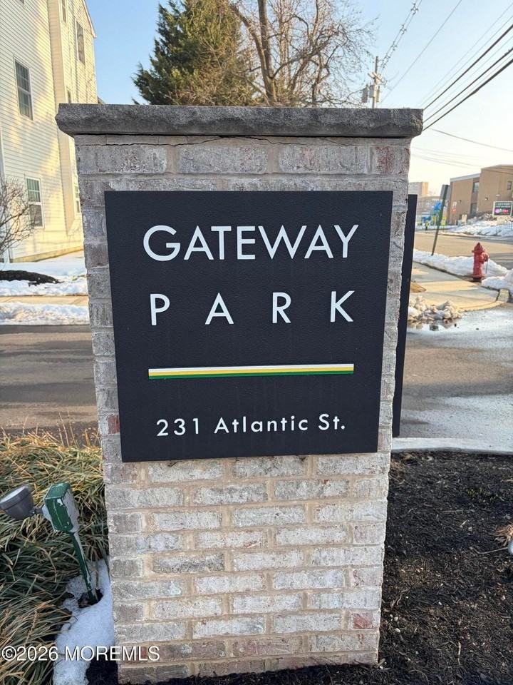 231 Atlantic St #33 - Photo 2 of 12