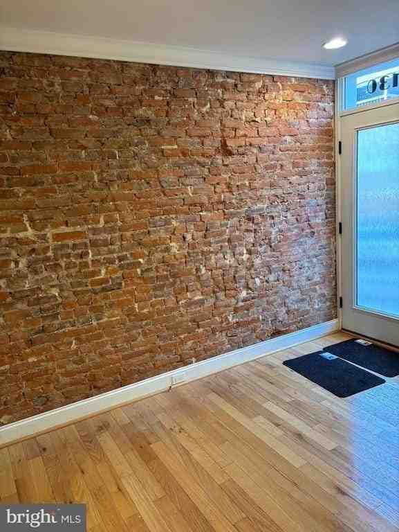 1130 Watkins St - Photo 4 of 20