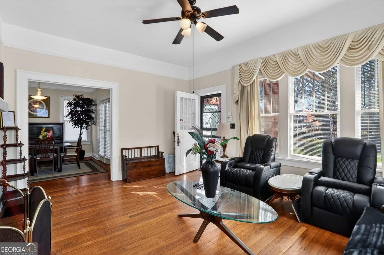 203 Winter Ave Ne - Photo 6 of 24