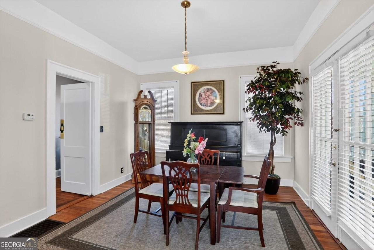 203 Winter Ave Ne - Photo 7 of 24