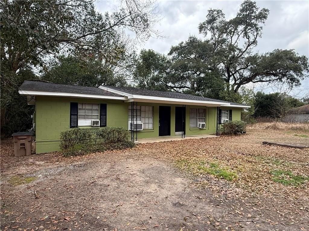 726 Bankhead Pl - Photo 2 of 9