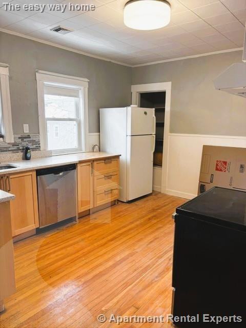 14 Quincy St #2 - Photo 2 of 17