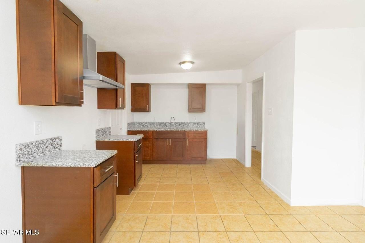 8620 Campana Ct - Photo 5 of 25