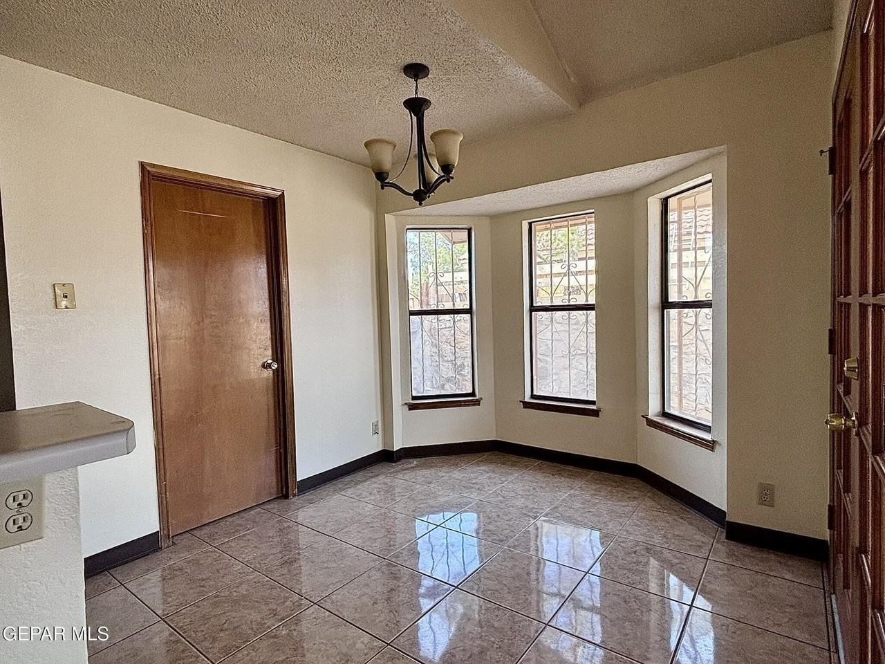 1442 Sierra De Oro Dr - Photo 5 of 13